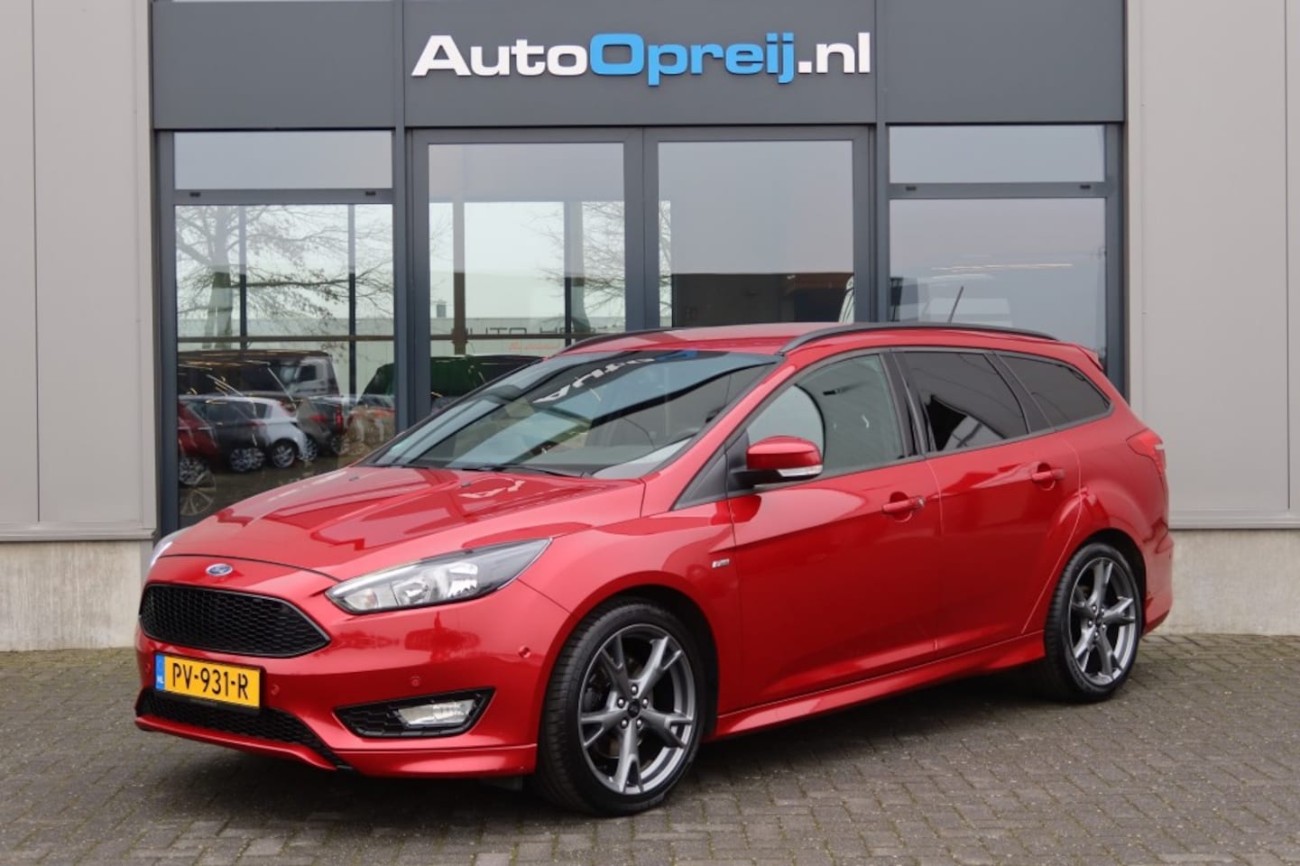 Ford Focus Wagon - WAGON 1.5 EcoBoost 150pk ST-Line NAVI, Camera, Trekhaak, 1e eig - AutoWereld.nl