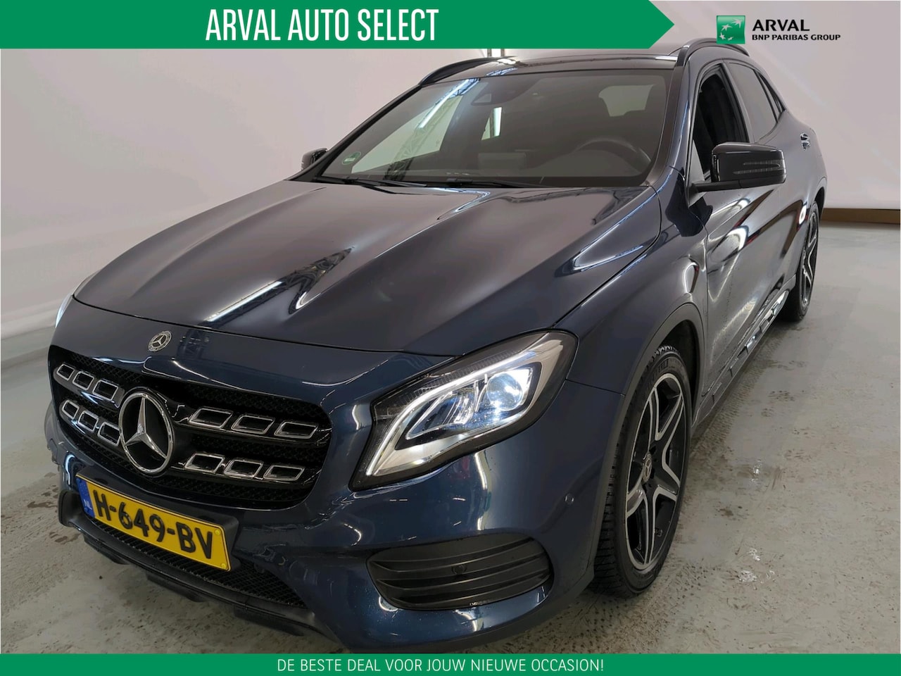 Mercedes-Benz GLA-Klasse - 180 122pk Automaat Business Solution AMG Limited | Panoramadak | Apple CarPlay | Navi | 19 - AutoWereld.nl