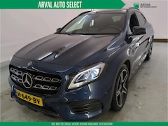 Mercedes-Benz GLA-Klasse - 180 122pk Automaat Business Solution AMG Limited | Panoramadak | Apple CarPlay | Navi | 19