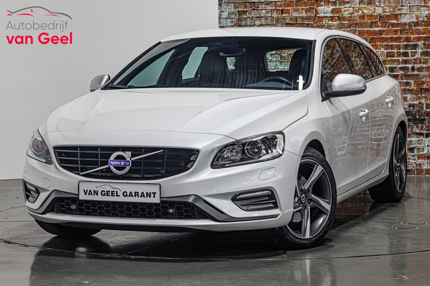 Volvo V60 - 2.0 D3 Nordic+ I Rijklaarprijs - AutoWereld.nl