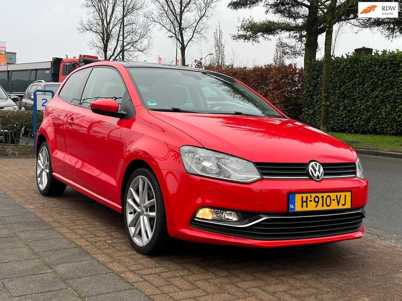 Volkswagen Polo - 1.2 TSI First *Schuifdak|Navi - AutoWereld.nl