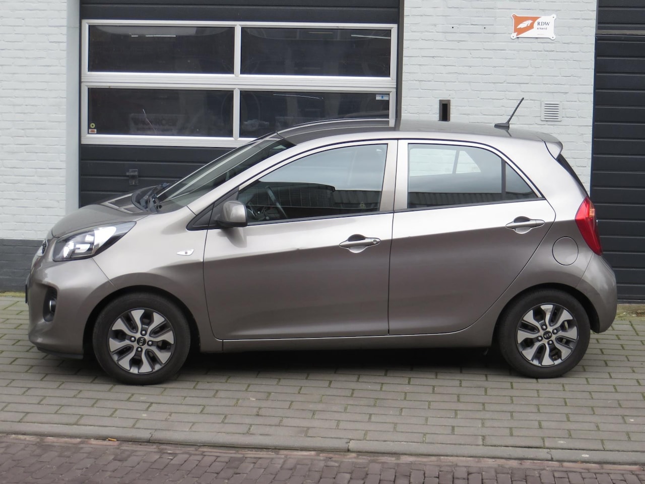 Kia Picanto - 1.0 CVVT EconomyPlusLine 1.0 CVVT EconomyPlusLine - AutoWereld.nl