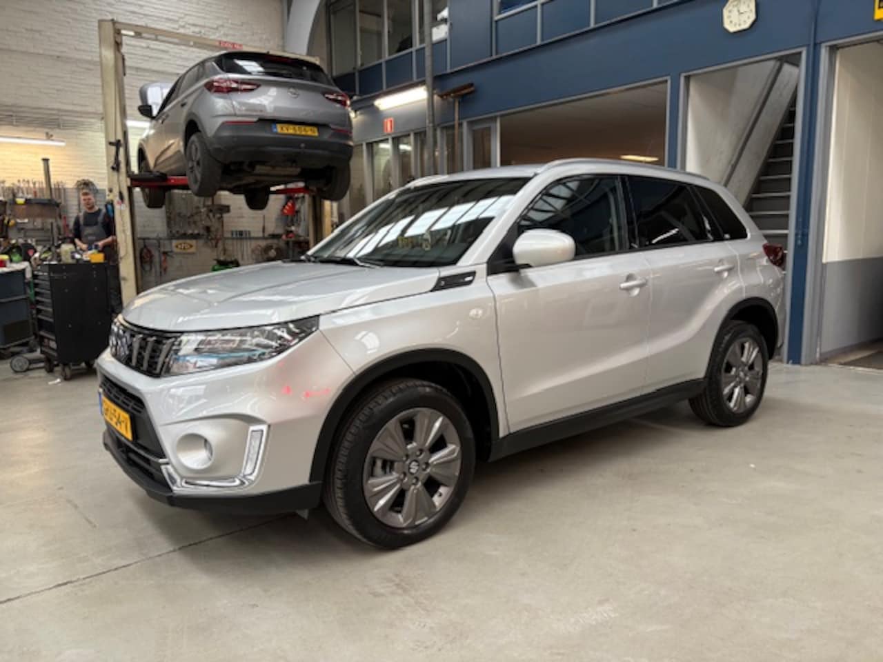 Suzuki Vitara - 1.4 Boosterjet 129pk Smart Hybrid Comfort | Navigatie | Camera | Cruise control | Lm velge - AutoWereld.nl