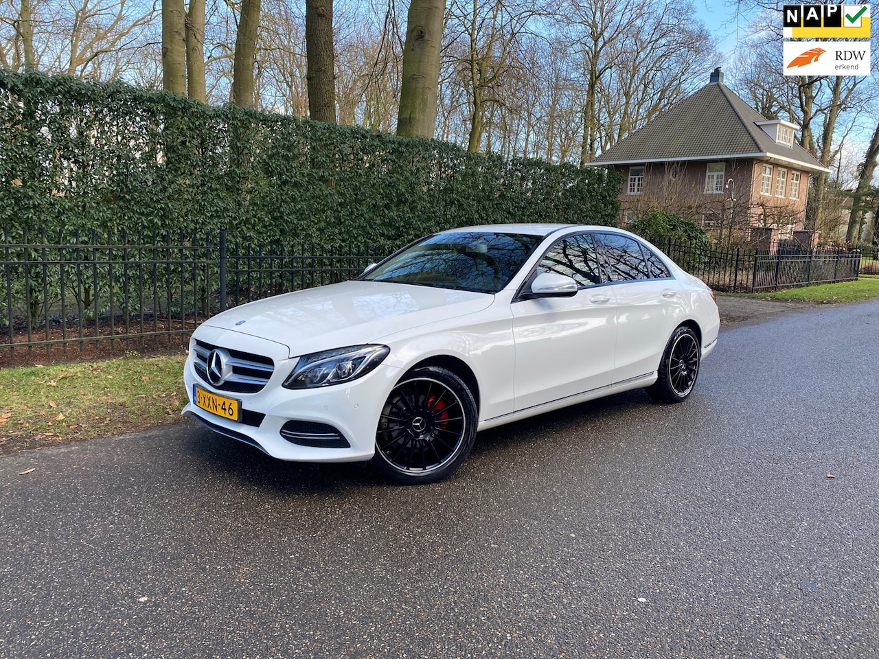 Mercedes-Benz C-klasse - 180 Trekhaak, Navi, Led, 18'' AMG - AutoWereld.nl