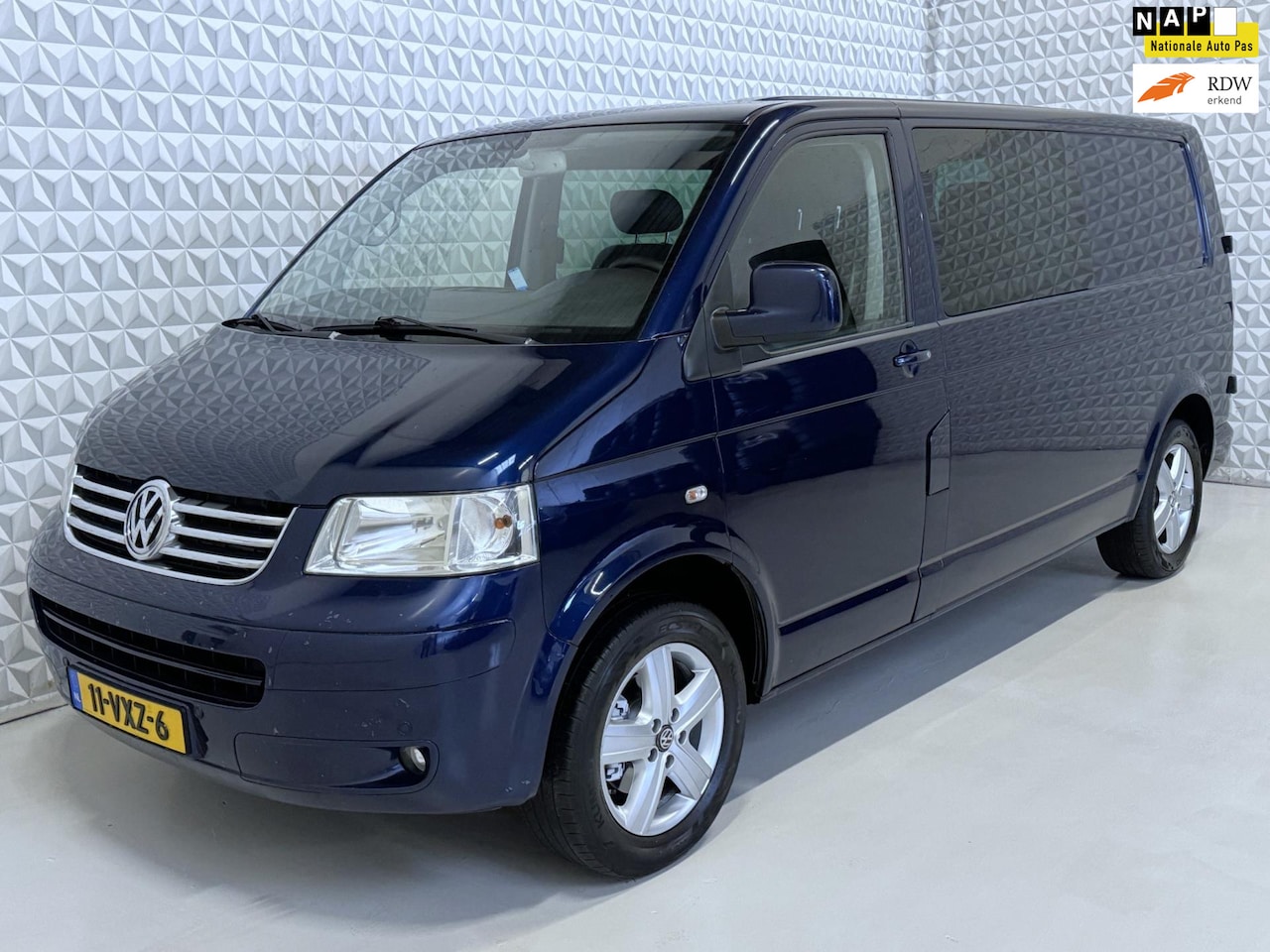 Volkswagen Transporter - 2.5 TDI Dubbel cabine AUTOMAAT (2009) - AutoWereld.nl