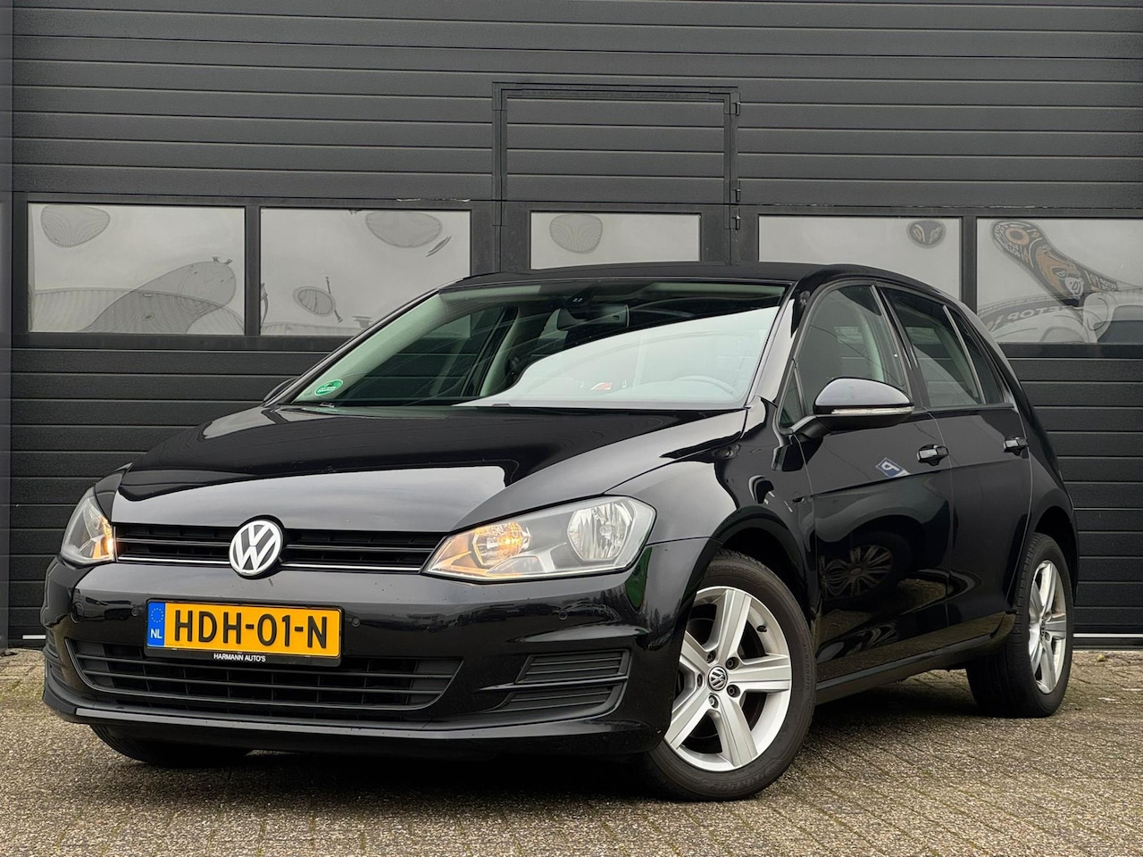 Volkswagen Golf - 1.2 TSI Trendline Parkeer sensoren, Climate control! - AutoWereld.nl