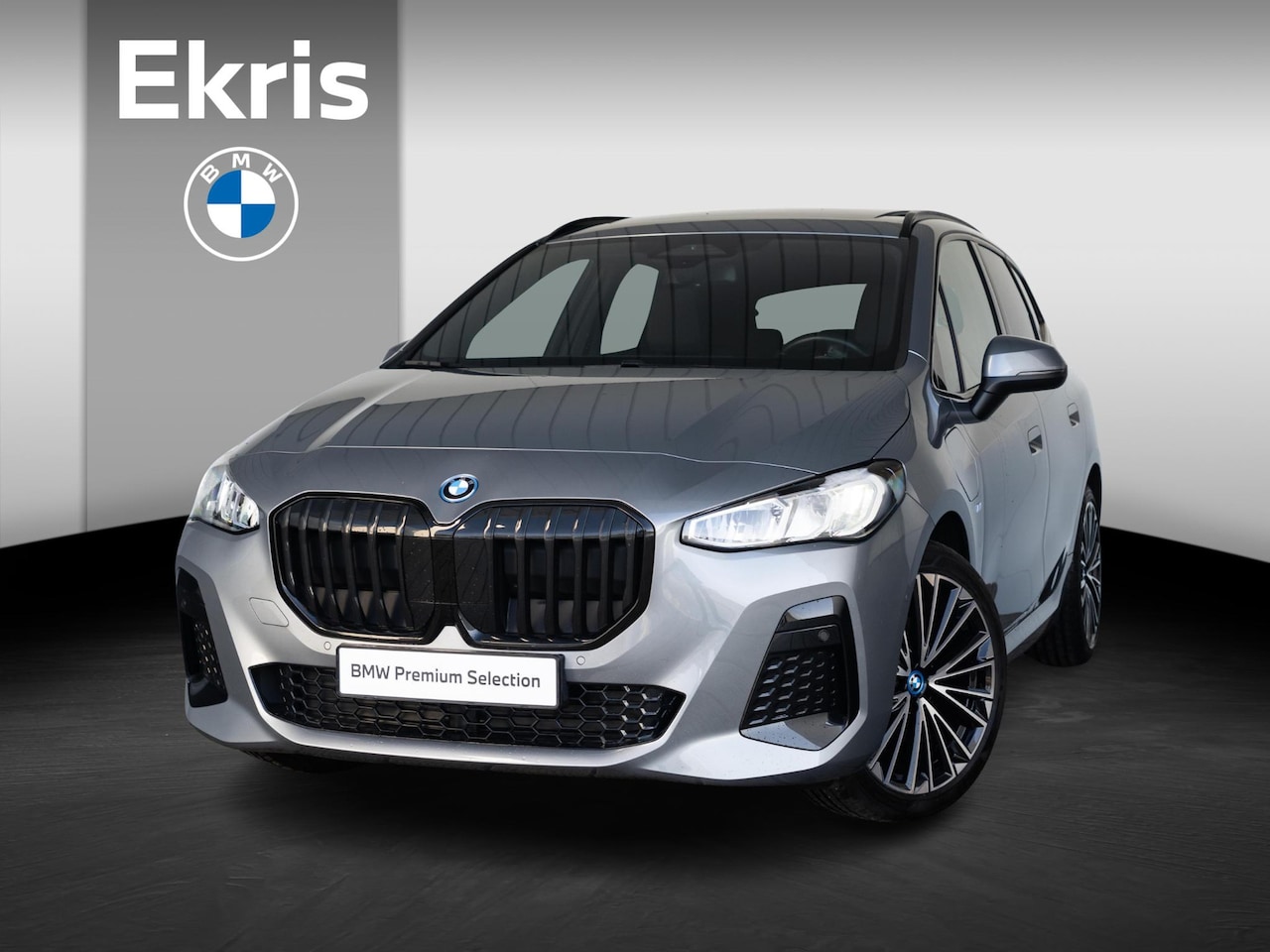 BMW 2-serie Active Tourer - 225e xDrive M-Sportpakket | Travel Pack | 18 inch | Glazen schuif kanteldak - AutoWereld.nl