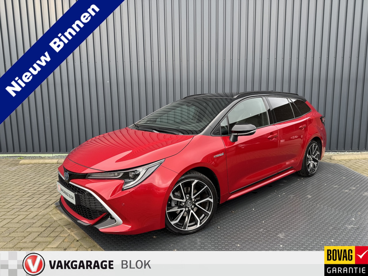 Toyota Corolla Touring Sports - 2.0 Hybrid Executive / Bi tone | JBL | Head-up display | Elektrische achterklep | Sport st - AutoWereld.nl