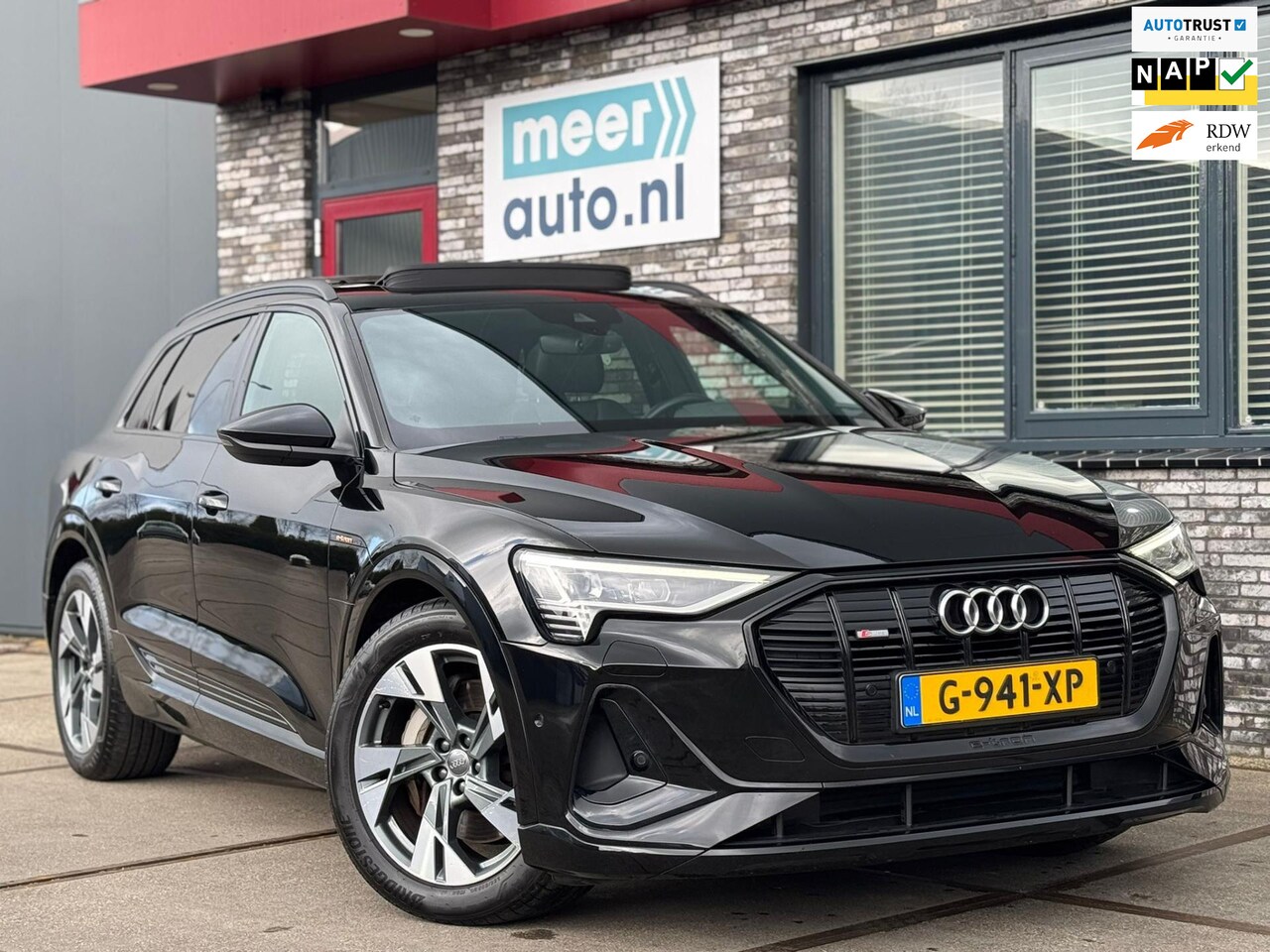 Audi e-tron - S-LINE l PANO l LUCHTVERING l SFEER l CARPLAY l ORG.NL l DEALER ONDERHOUDEN l 1e EIG - AutoWereld.nl