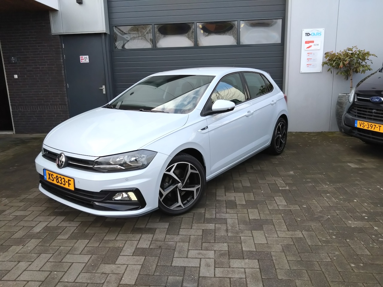 Volkswagen Polo - 1.0 TSI Highline Business R 3x R-Line, exterieur en 2x interieur! - AutoWereld.nl