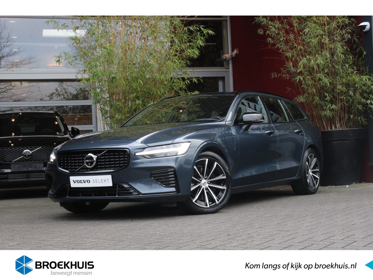 Volvo V60 - 2.0 T6 Plug-in hybrid AWD Plus Dark - AutoWereld.nl