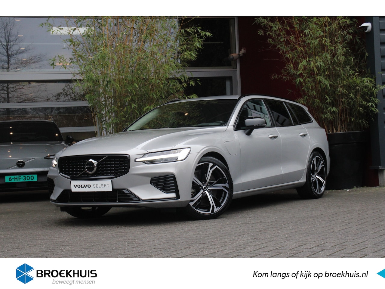 Volvo V60 - 2.0 T6 Plug-in hybrid AWD Plus Dark - AutoWereld.nl