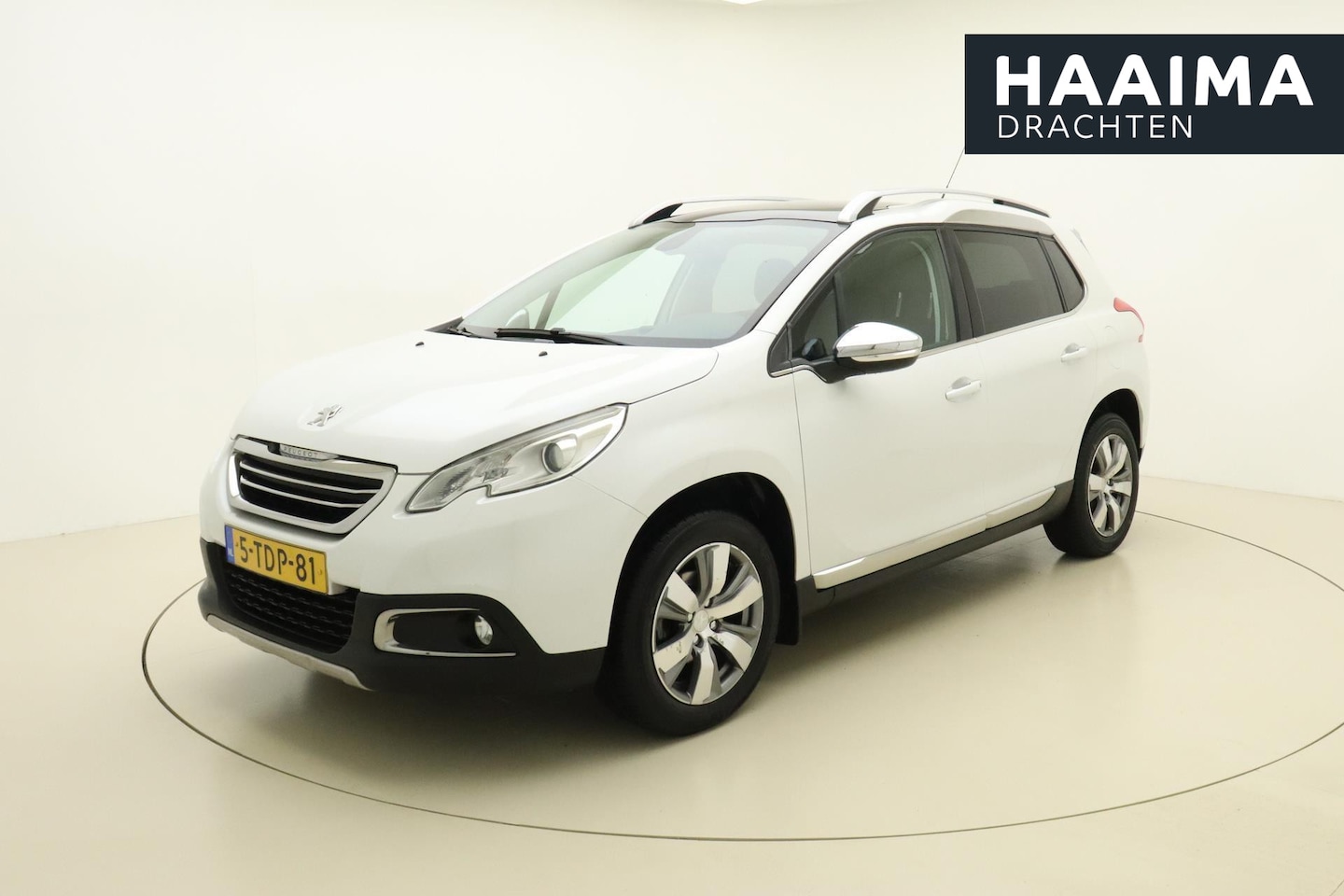 Peugeot 2008 - 1.2 VTi Allure Pack Premium Plus | Navigatie | Panoramadak | Trekhaak | Lichtmetalen velge - AutoWereld.nl