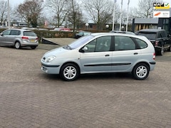 Renault Scénic - 1.6-16V Expression Automaat, bj.2002, kleur:grijs NAP met 144263 km.en APK tot 12/2025, tr