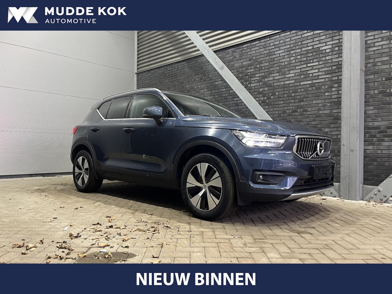 Volvo XC40 - T4 Recharge Inscription Expr. | Panoramadak | ACC | 360° Camera | Trekhaak | harman/kardon - AutoWereld.nl