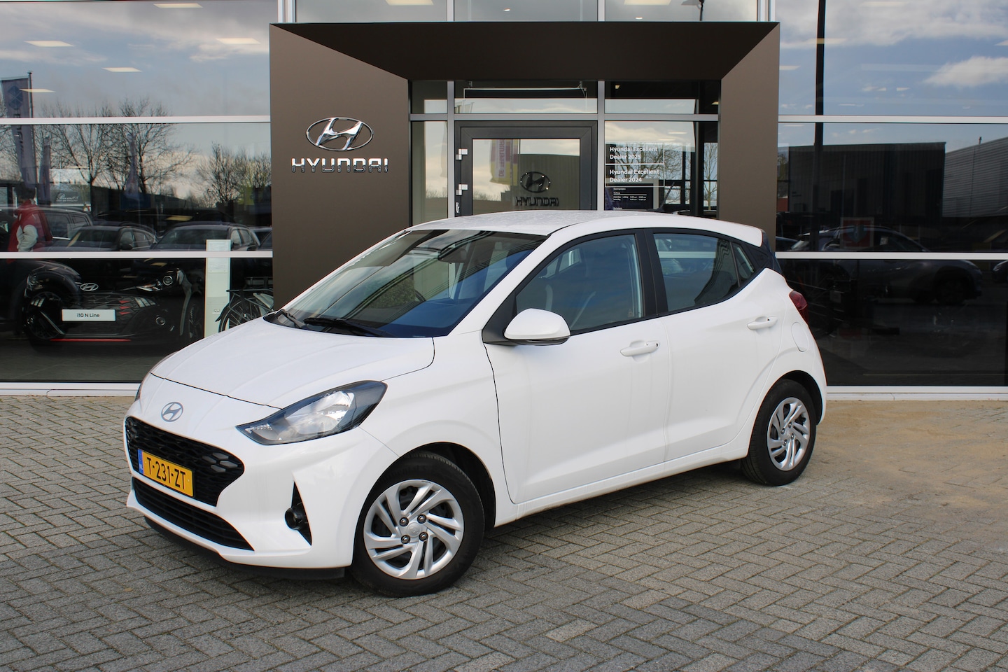 Hyundai i10 - 1.0 Comfort | Apple Carplay/Android Auto | Cruise control | Kleur wit - AutoWereld.nl