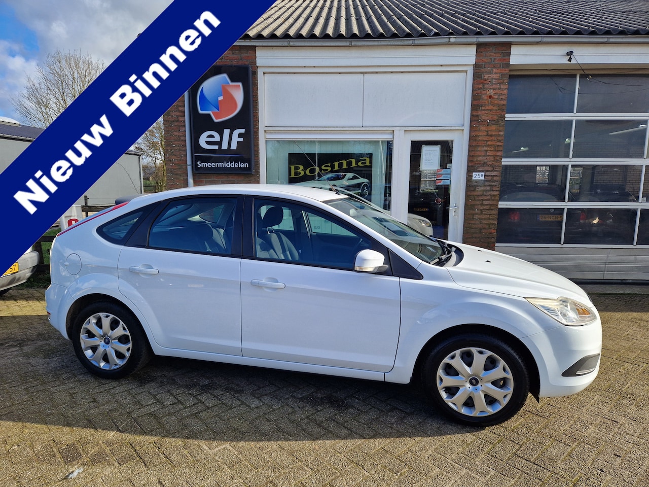 Ford Focus - 1.6i "Trend" 5 Deurs - Airco -  Cruise - Trekhaak - Apk !! - AutoWereld.nl