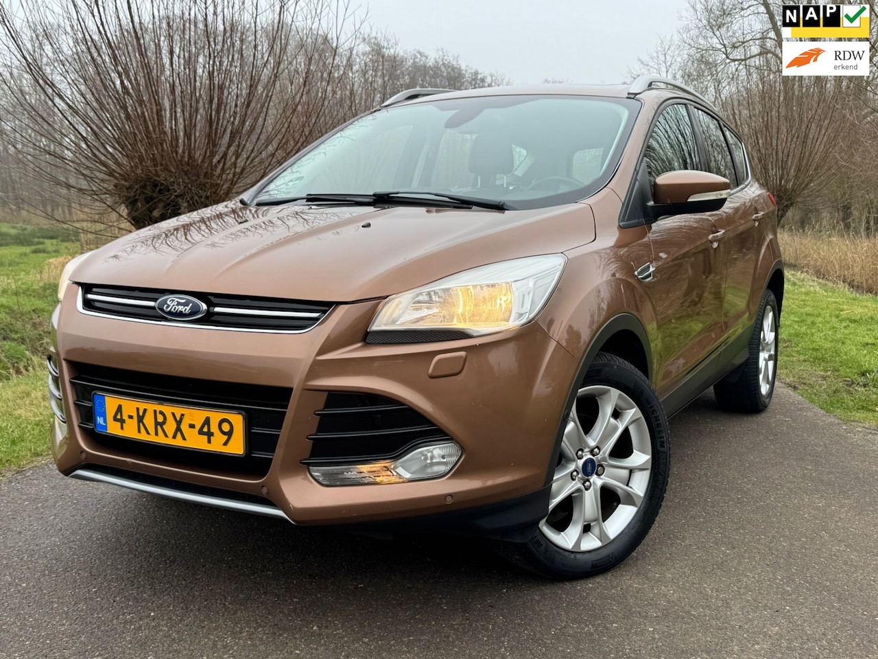 Ford Kuga - 1.6 Titanium / Airco / Navigatie / Camera / Leder Interieur / Elektrische Voorstoel en Laa - AutoWereld.nl