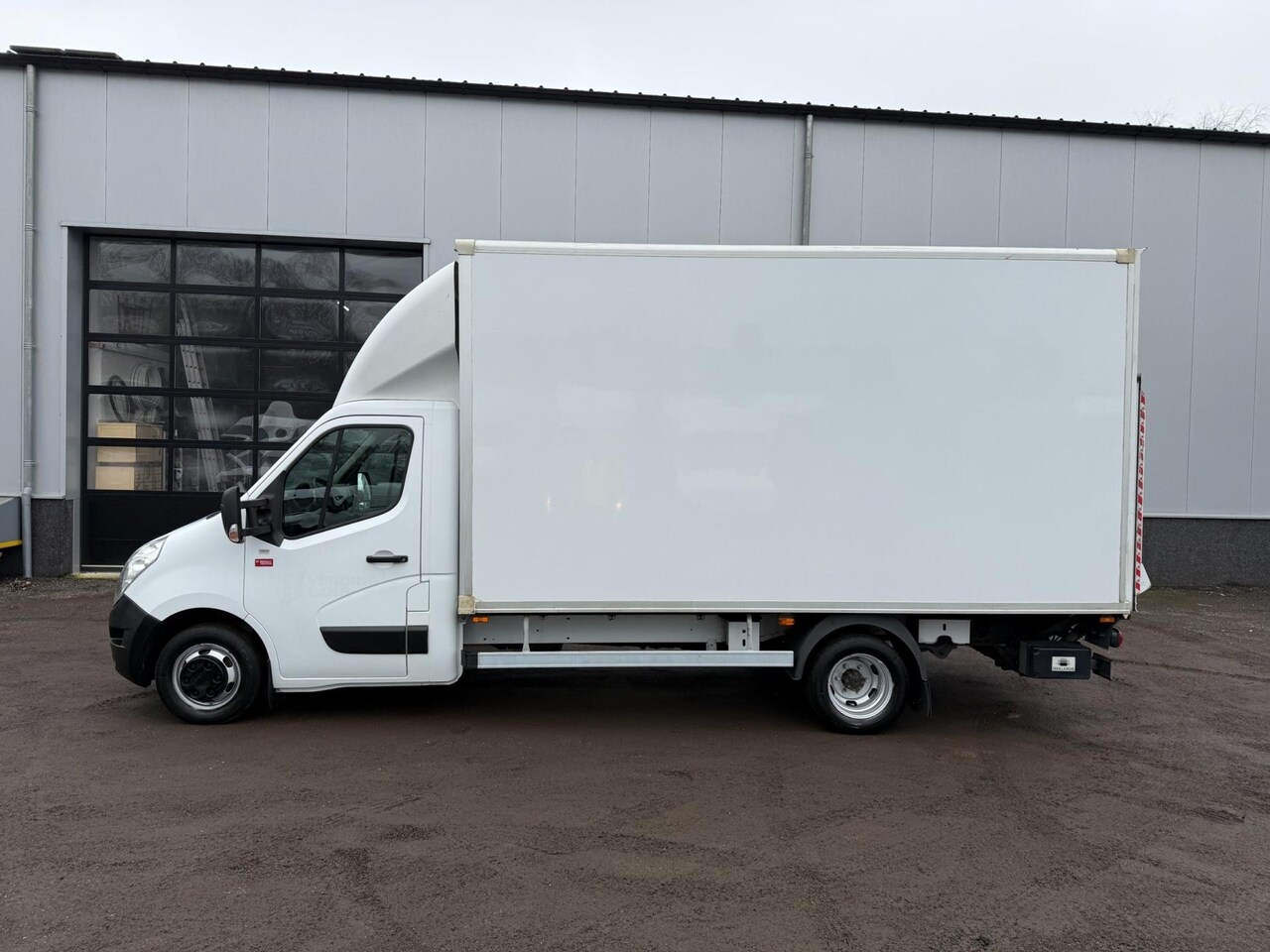 Renault Master - 2.3 dCi 163PK Bakwagen Laadklep Koffer Ladebordwand - AutoWereld.nl