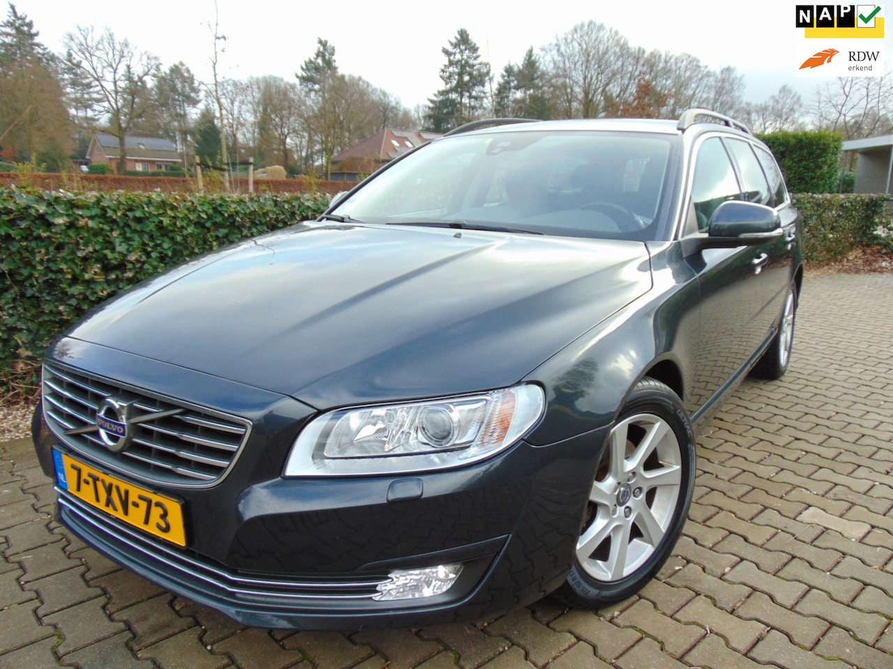 Volvo V70 - 1.6 T4 Nordic+ Automaat , Clima / Leder / Navi / Isofix / Xenon / Lm Velgen / Trekhaak. - AutoWereld.nl