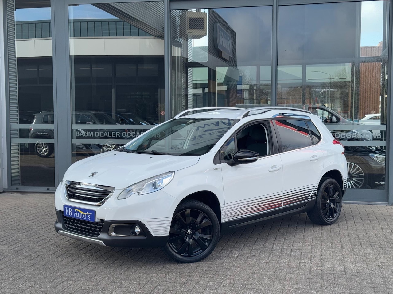 Peugeot 2008 - 1.2 PureTech Urban Cross Airco Lmv Navi 110PK - AutoWereld.nl