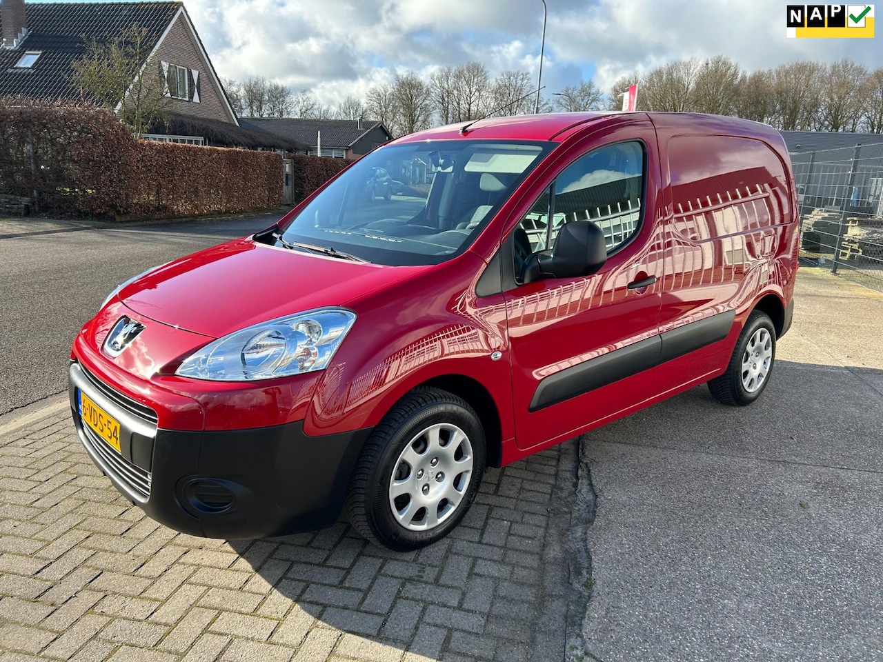 Peugeot Partner - 120 1.6 HDI L1 XT 120 1.6 HDI L1 XT - AutoWereld.nl