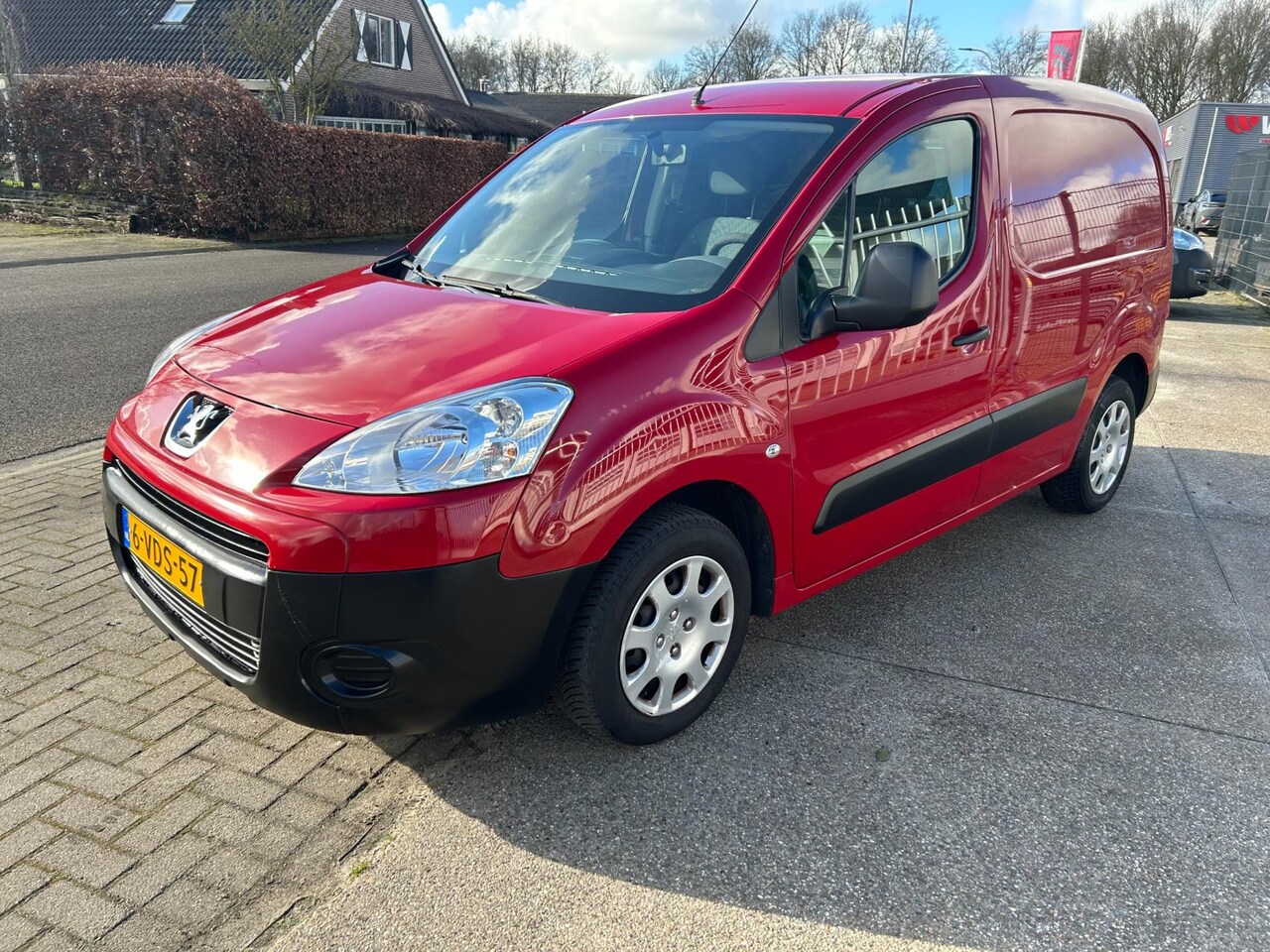 Peugeot Partner - 120 1.6 HDI L1 XT 120 1.6 HDI L1 XT - AutoWereld.nl