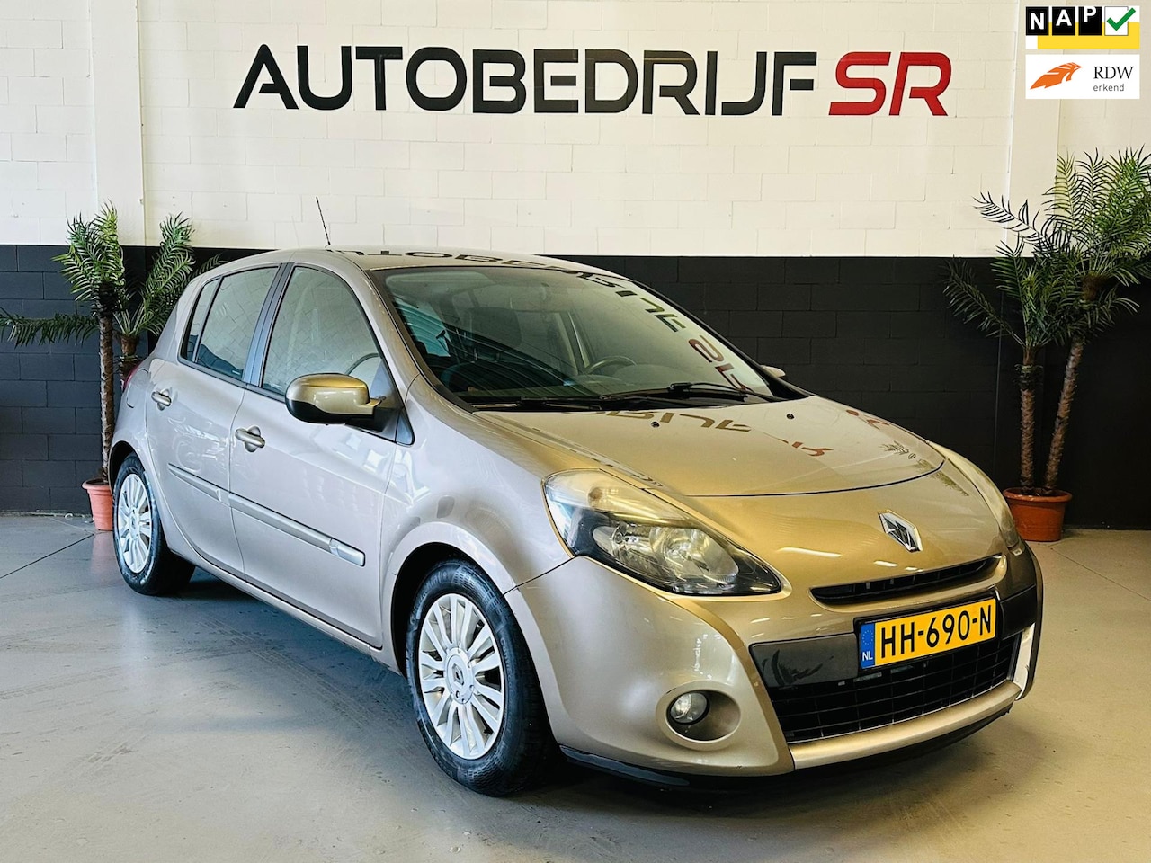 Renault Clio - 1.2 TCe Collection Airco 5 deurs! Nieuwe Banden! - AutoWereld.nl