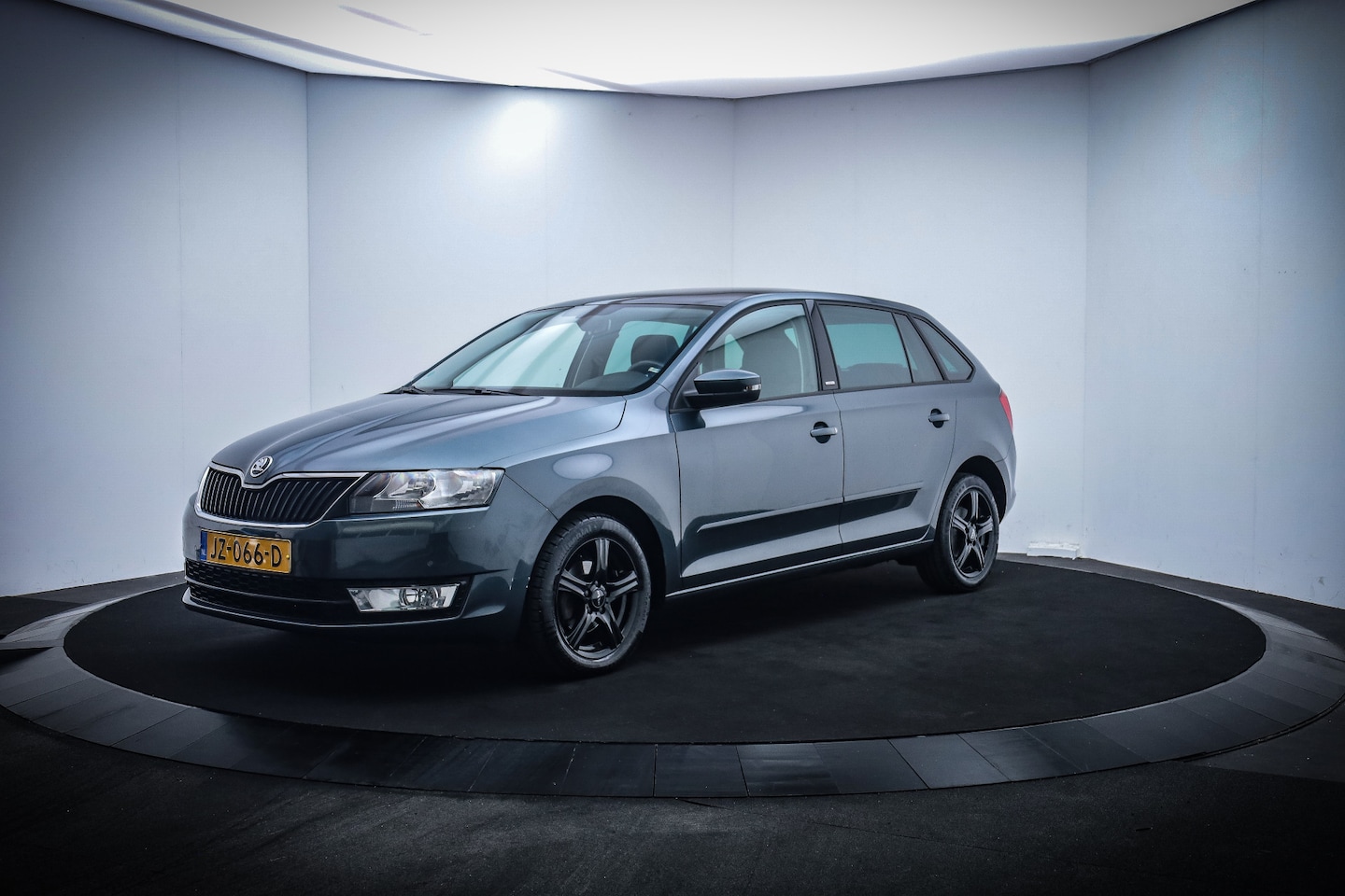 Skoda Rapid Spaceback - 1.2TSI DSG Greentech JOY PANO/STOELVERW./CARPLAY/NAVI/CLIMA/CRUISE/PDC V+A/LMV - AutoWereld.nl