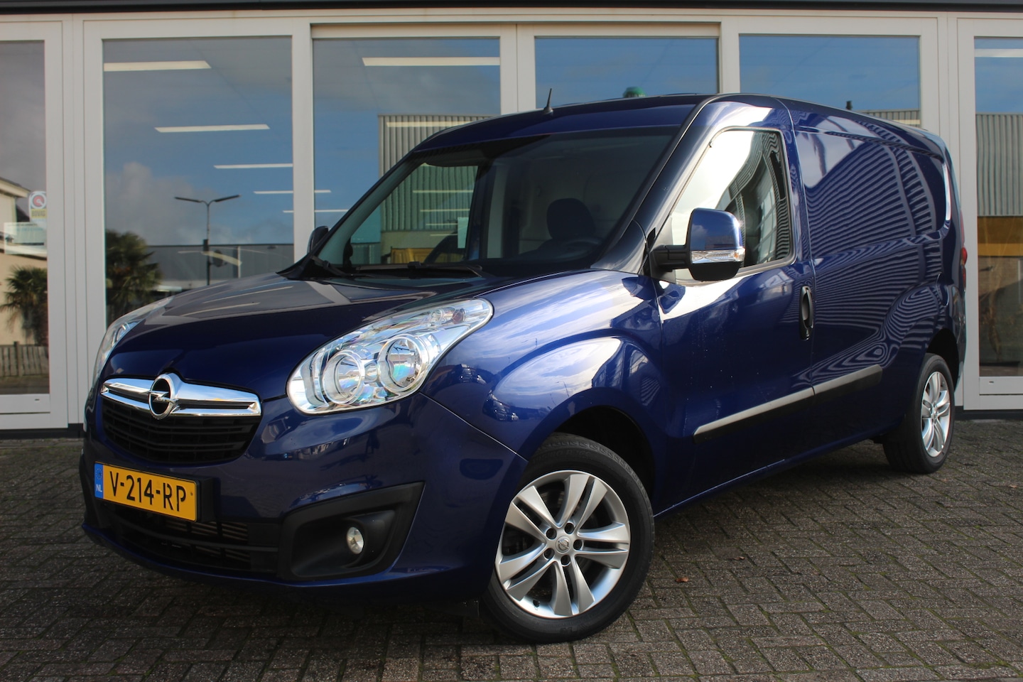 Opel Combo - 1.3 CDTi Euro 6 L2H1 Sport, Cruise Control, Airco, PDC A, Trekhaak, Prijs Is Rijklaar Ex B - AutoWereld.nl