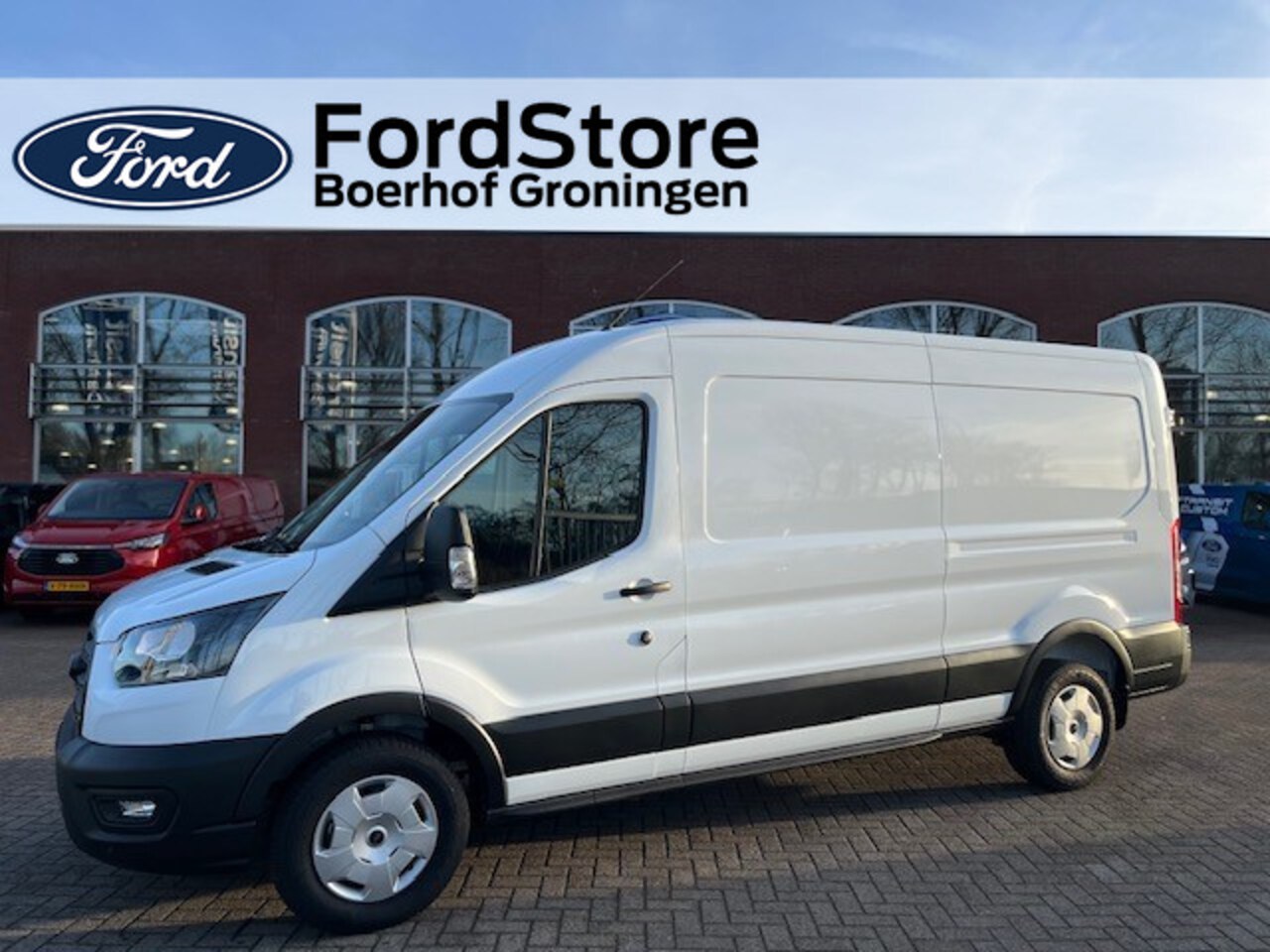 Ford Transit - 350 2.0 TDCI L3H2 Trend 130PK FWD CAMERA I TREKHAAK I LED LAADRUIMTE I RESERVEWIEL I ALL W - AutoWereld.nl