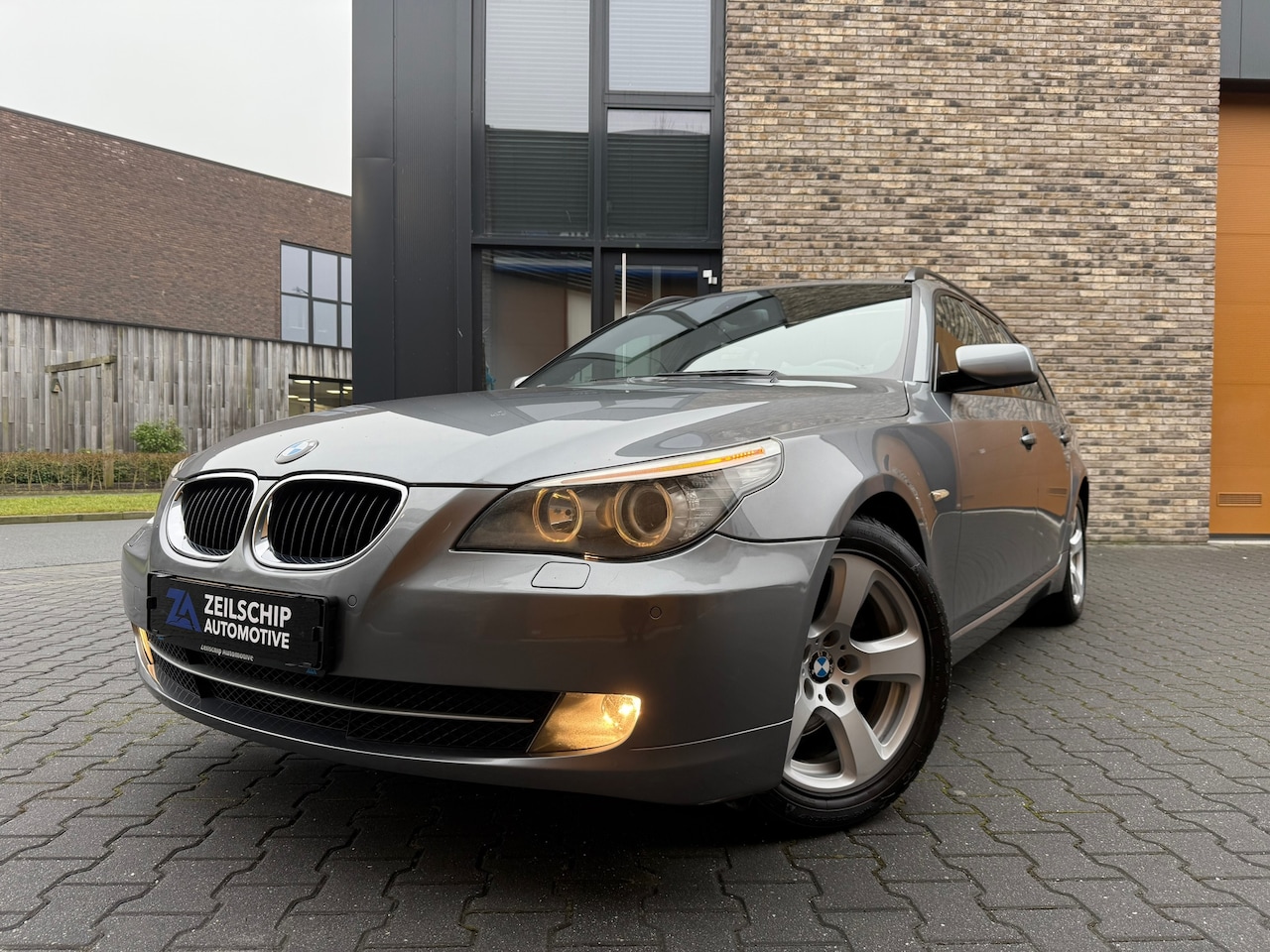 BMW 5-serie Touring - 520d High Executive |Pano|E61 LCI|Navi| - AutoWereld.nl