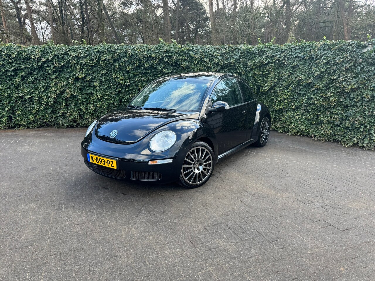 Volkswagen New Beetle - 1.6 Trendline | Facelift | Sportwielen | Airco - AutoWereld.nl