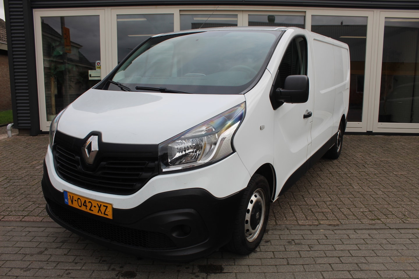 Renault Trafic - 1.6 dCi T29 L2H1 Comfort Energy 1.6 dCi T29 L2H1 Comfort Energy, Cruise Control Airco, Navigatie, PDC A, Meeneemprijs Ex B - AutoWereld.nl