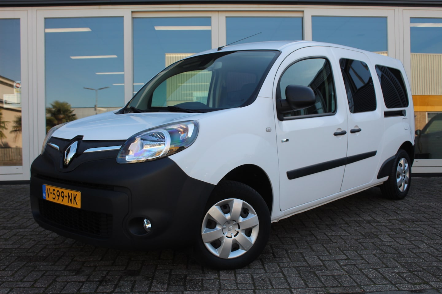 Renault Kangoo - Z.E. Maxi Z.E. Maxi (huur accu), Cruise Control, Airco, Camera, PDC A, Prijs Is Rijklaar Ex Btw - AutoWereld.nl