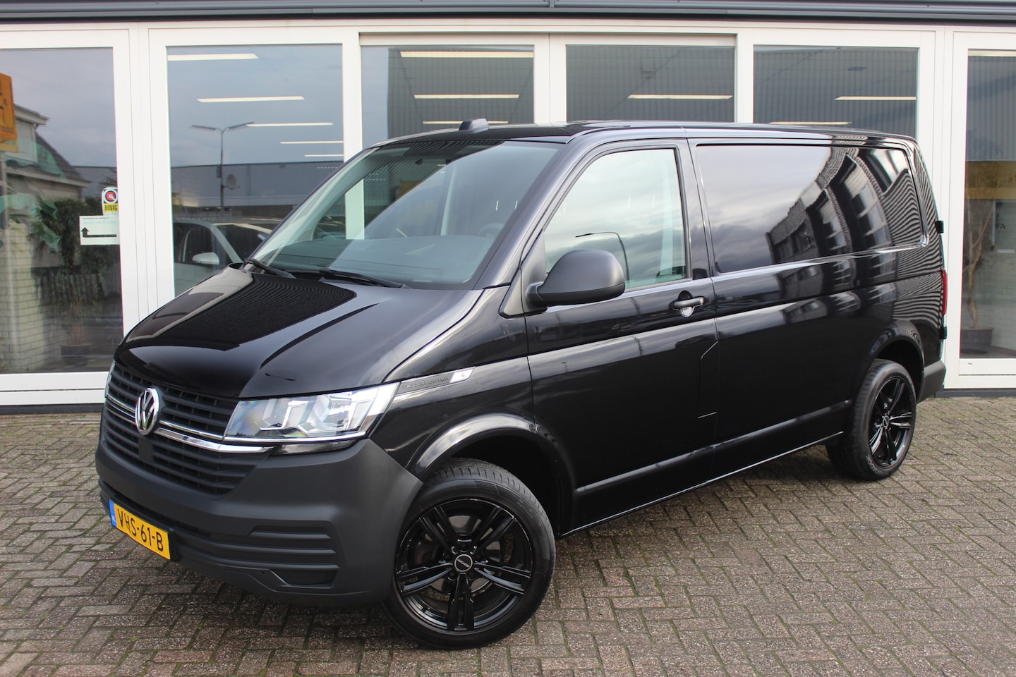 Volkswagen Transporter - 2.0 TDI L1H1 26 Economy Business 2.0 TDI L1H1 26 Economy Business, Cruise Control, Airco, PDC A, Prijs Is Rijklaar Ex Btw - AutoWereld.nl