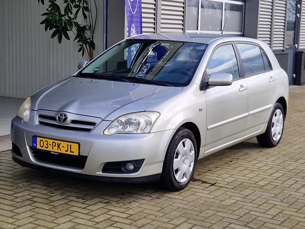 Toyota Corolla - 1.6 VVT-i Linea Sol 1.6 VVT-i Linea Sol - AutoWereld.nl