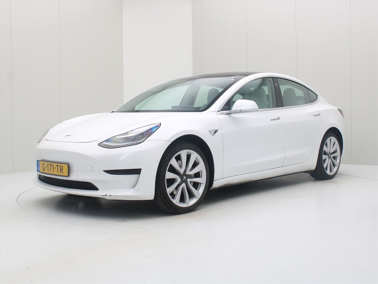 Tesla Model 3 - Standard RWD Plus [ WIT LEDER+AUTOPILOT+19+LEDER+CAMERA+PDC+LED ] - AutoWereld.nl