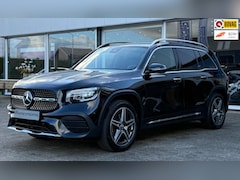 Mercedes-Benz GLB - 200 AMG Line / SFEER / TREKHAAK / CAMERA / NL AUTO