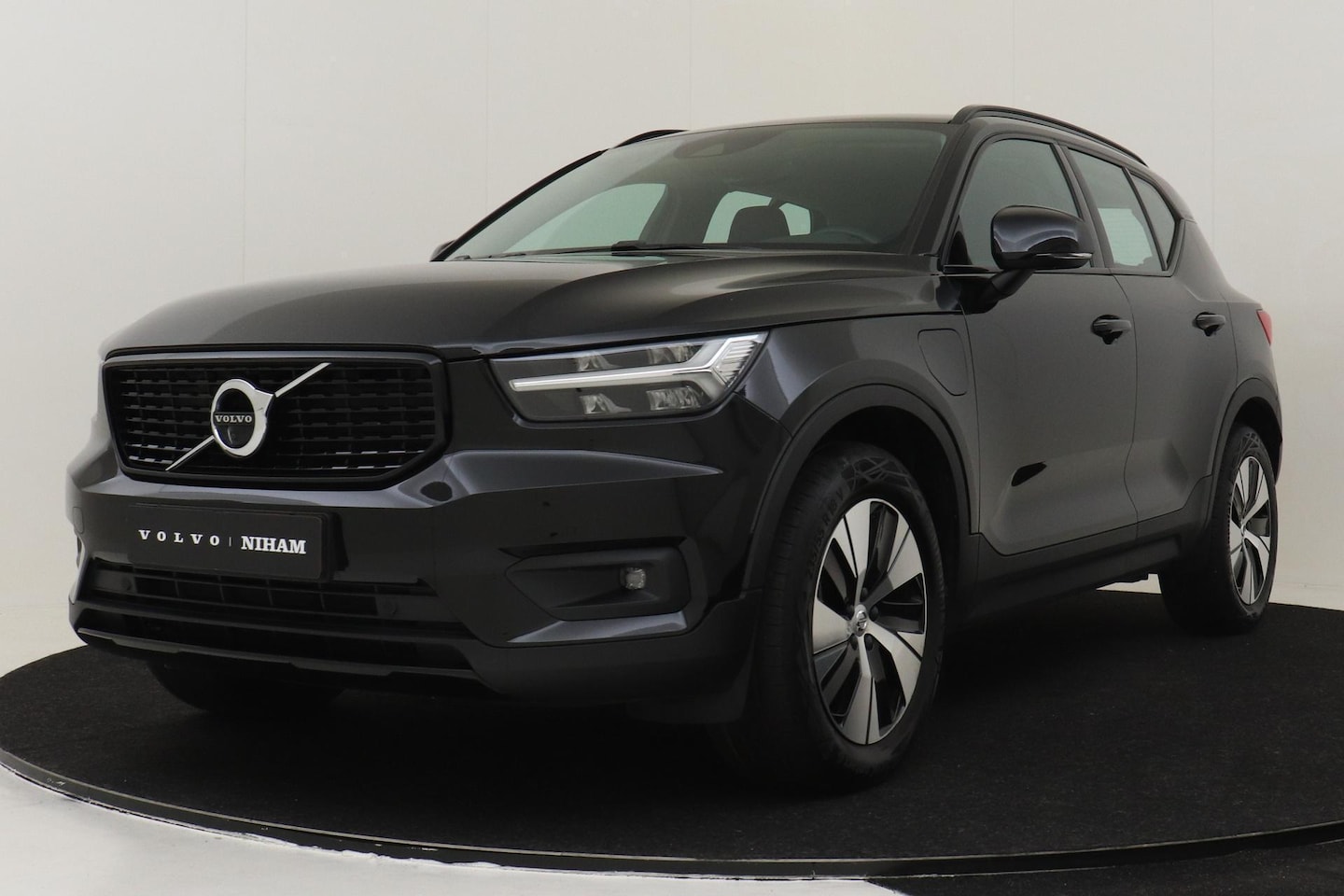 Volvo XC40 - T4 RECHARGE R-DESIGN EXPRESSION -360°CAM|STAKACHEL|ADAP.CRUISE|BLIS - AutoWereld.nl