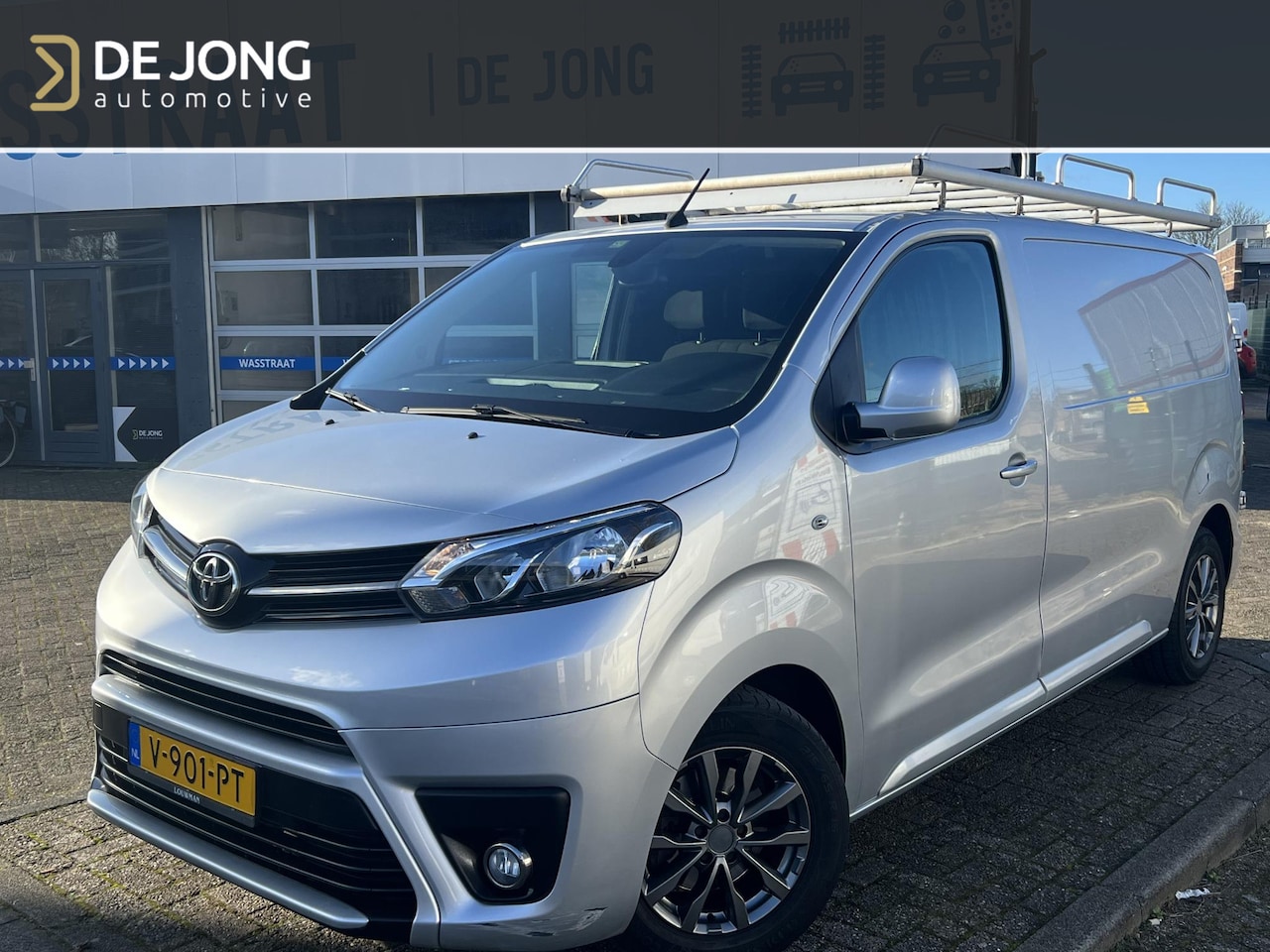 Toyota ProAce Worker - 1.6 D-4D Professional Airco/Navi/Imperiaal/Parkeersensoren/Trekhaak/GEEN AFLEVERKOSTEN - AutoWereld.nl