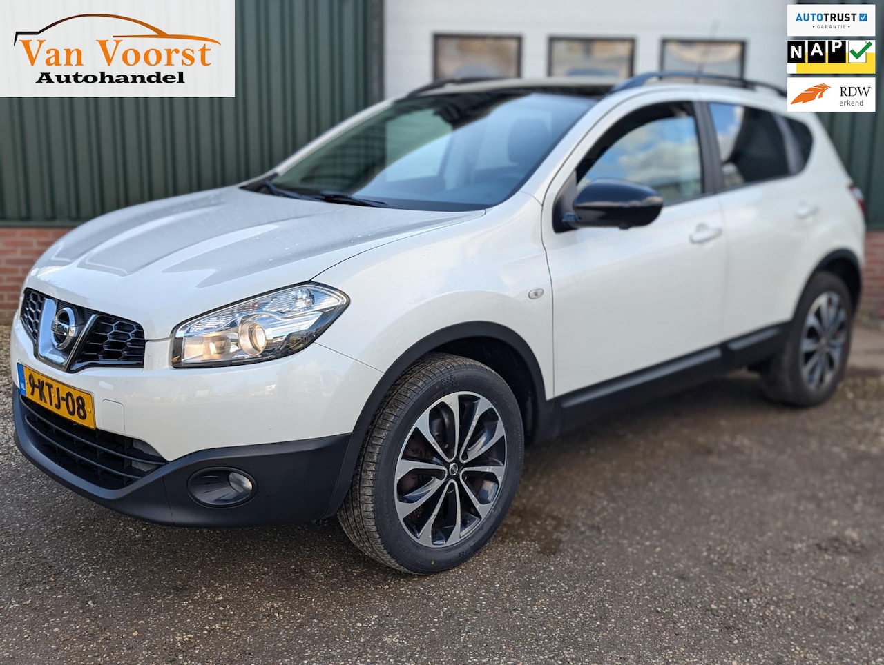 Nissan Qashqai - 1.6 360 camera panodak parelmoerwit APK - AutoWereld.nl