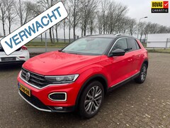 Volkswagen T-Roc - 1.5 TSI Sport Business R Automaat