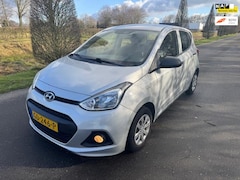 Hyundai i10 - 1.0i i-Drive schade