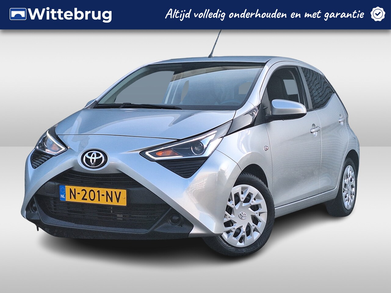 Toyota Aygo - 1.0 VVT-i x-play | Camera | Touchscreen | Airco | Navigatie via Apple Carplay of Android A - AutoWereld.nl