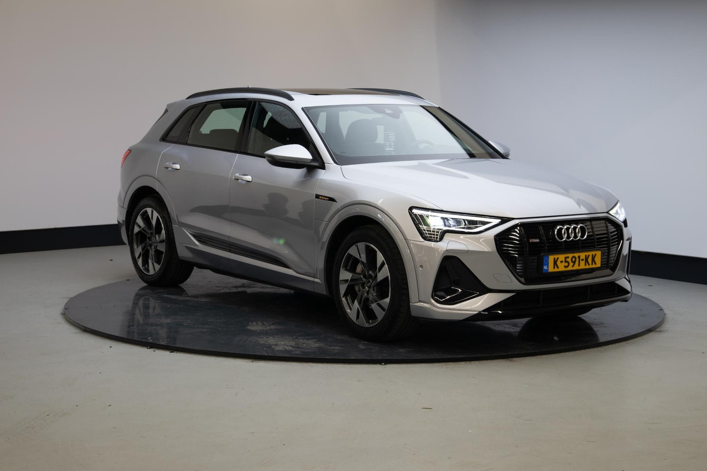 Audi e-tron - 50 quattro S edition 71 kWh | Panoramadak | NL-auto | 1e eigenaar | - AutoWereld.nl