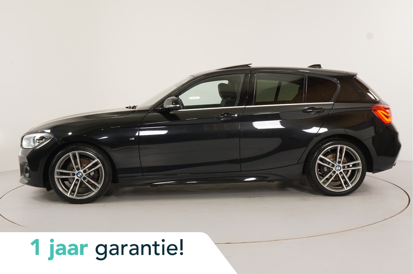 BMW 1-serie - 120i M Sport | Trekhaak | Schuifkantel | Cruise | - AutoWereld.nl