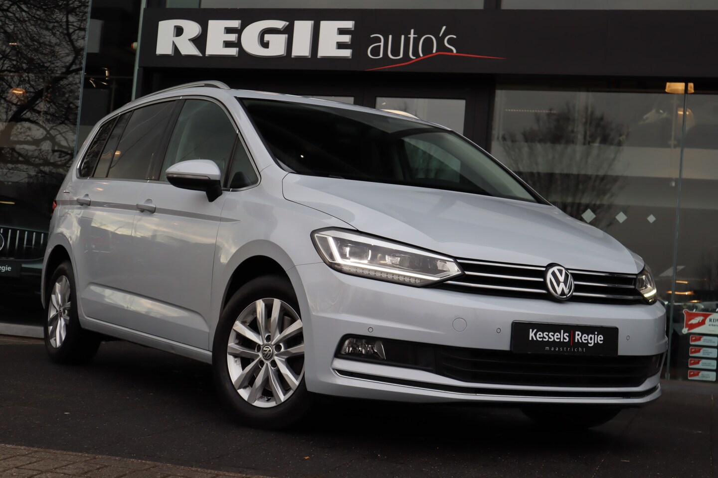 Volkswagen Touran - 1.5 TSI Highline DSG 7p Navi LED - AutoWereld.nl