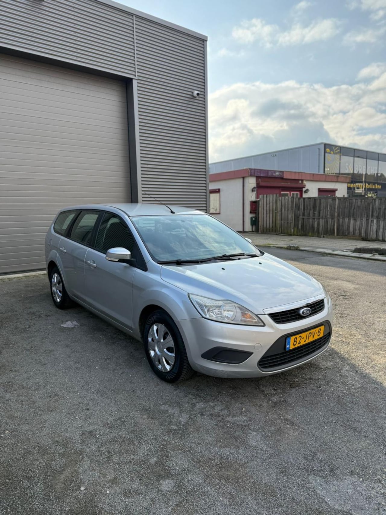 Ford Focus Wagon - 1.6 Trend Automaat - AutoWereld.nl