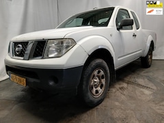 Nissan Navara - 2.5 dCi XE King Cab SCHADEAUTO